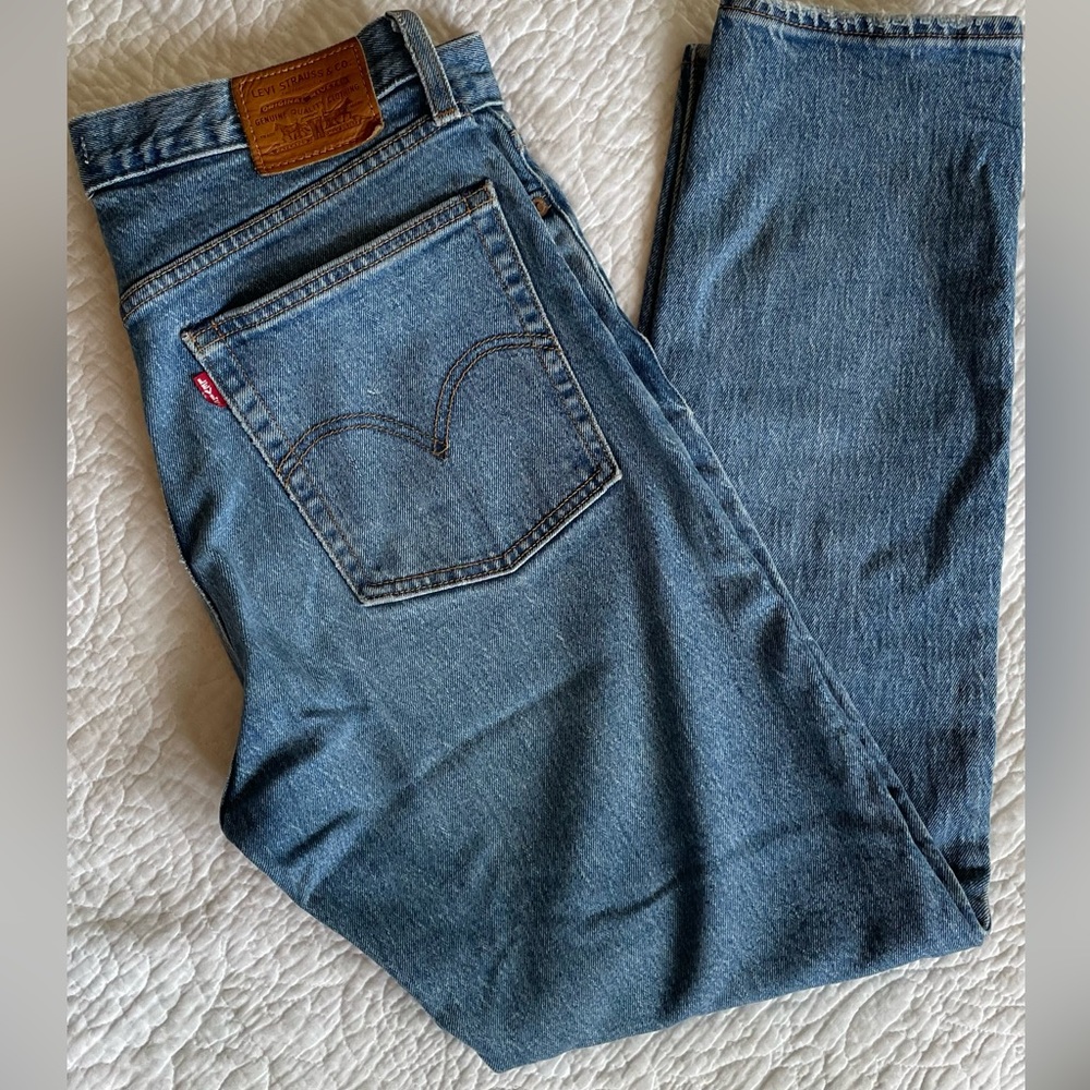 Levi’s BLUE ‘Wedgie’ Ankle Jean (Size: US W29)